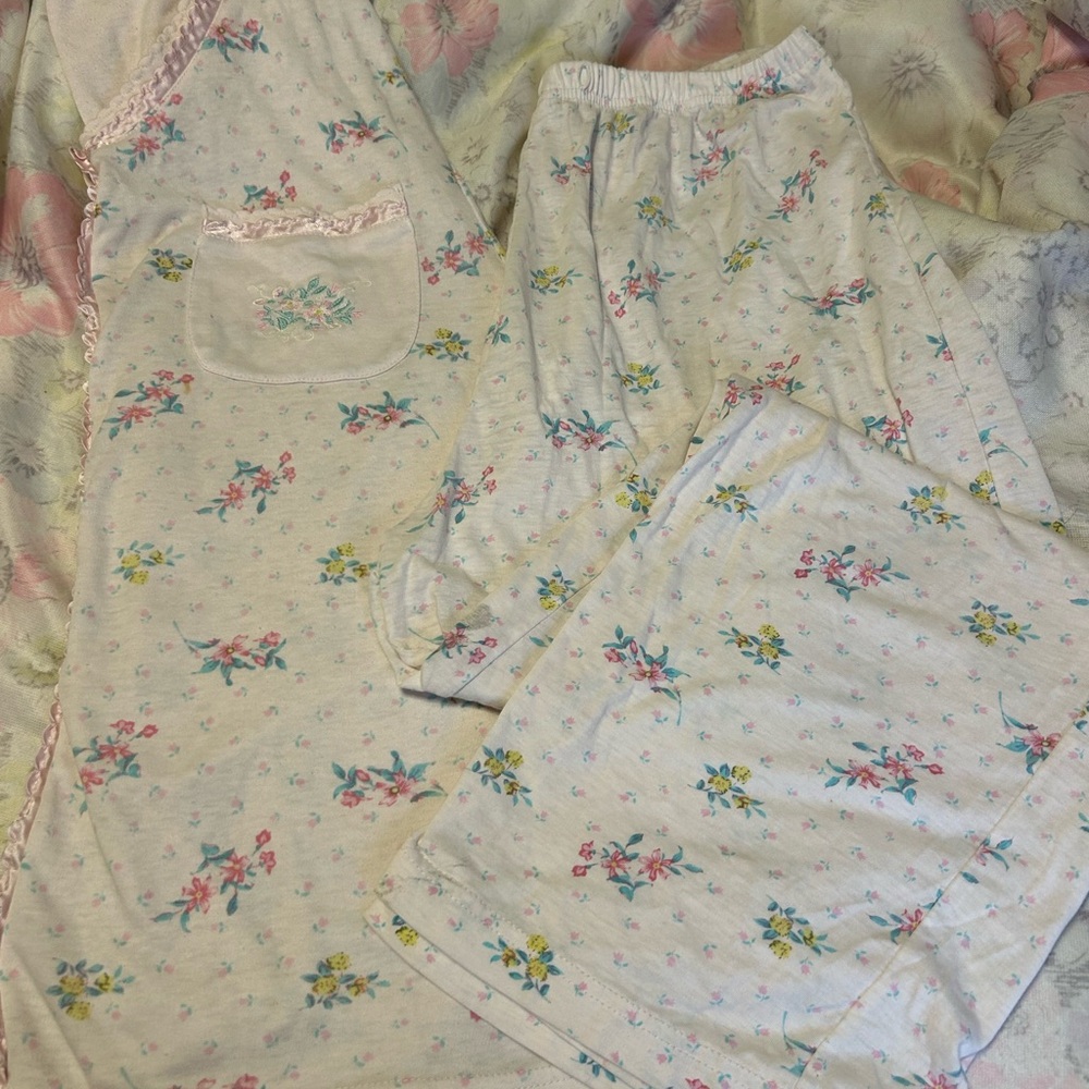 Vintage looking matching pajama set